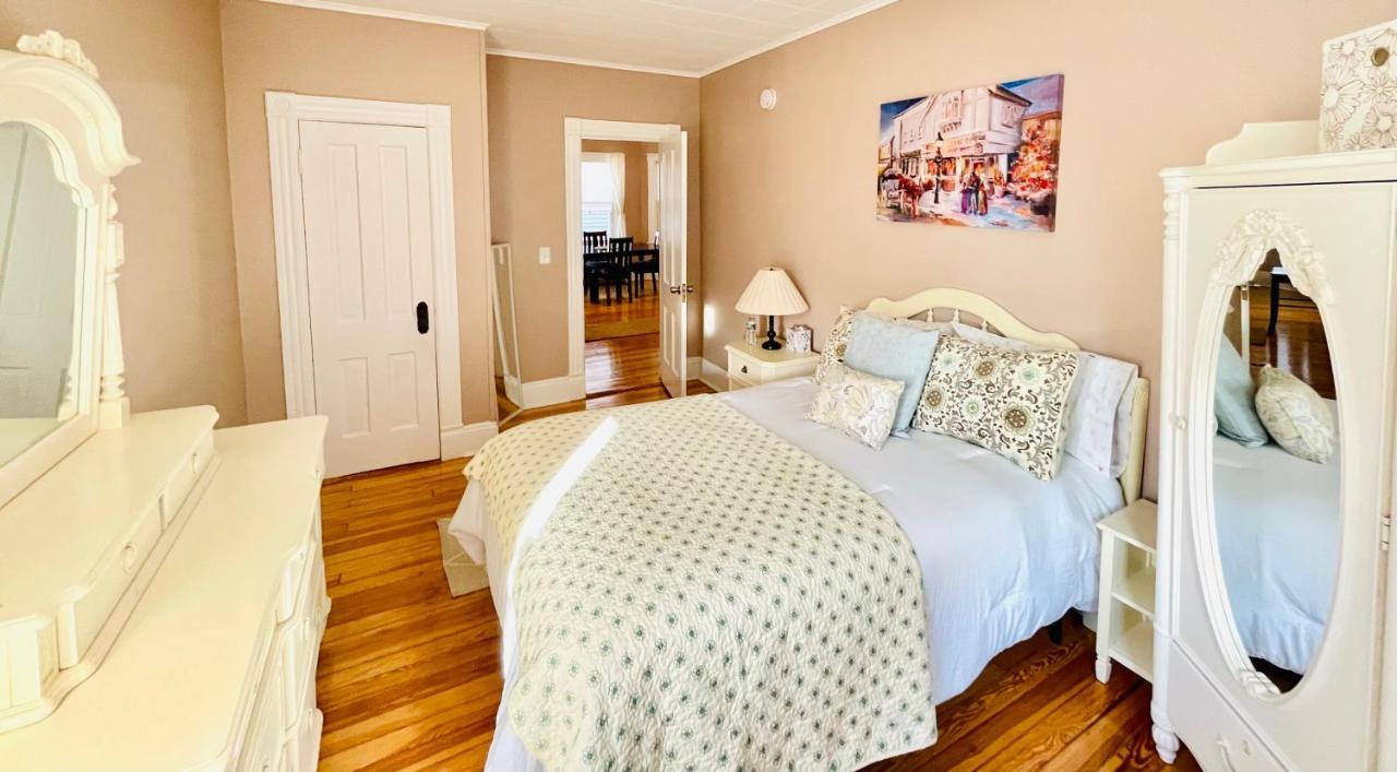 Delightful 2Br Apartment With Balcony - 15 Min From Mohegan Sun- Foxwoods Casinos & Mystic New London Εξωτερικό φωτογραφία