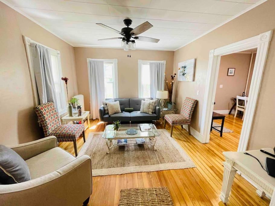 Delightful 2Br Apartment With Balcony - 15 Min From Mohegan Sun- Foxwoods Casinos & Mystic New London Εξωτερικό φωτογραφία