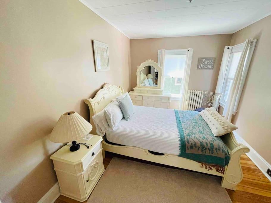 Delightful 2Br Apartment With Balcony - 15 Min From Mohegan Sun- Foxwoods Casinos & Mystic New London Εξωτερικό φωτογραφία