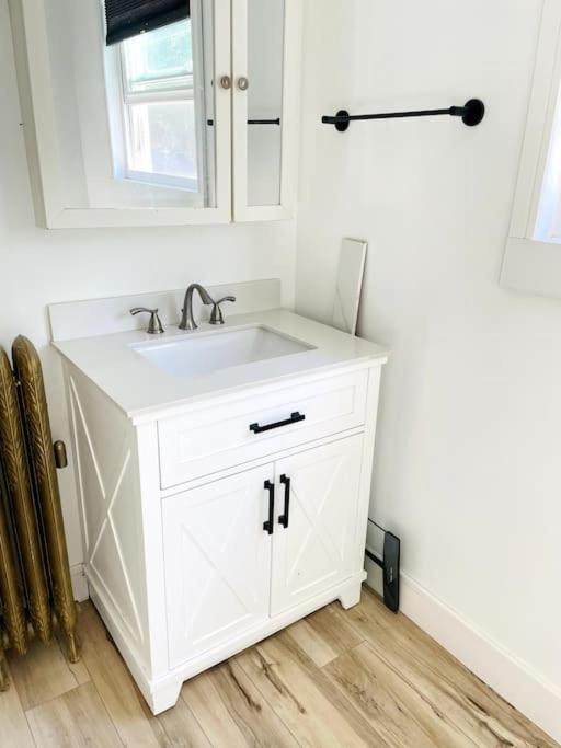 Delightful 2Br Apartment With Balcony - 15 Min From Mohegan Sun- Foxwoods Casinos & Mystic New London Εξωτερικό φωτογραφία