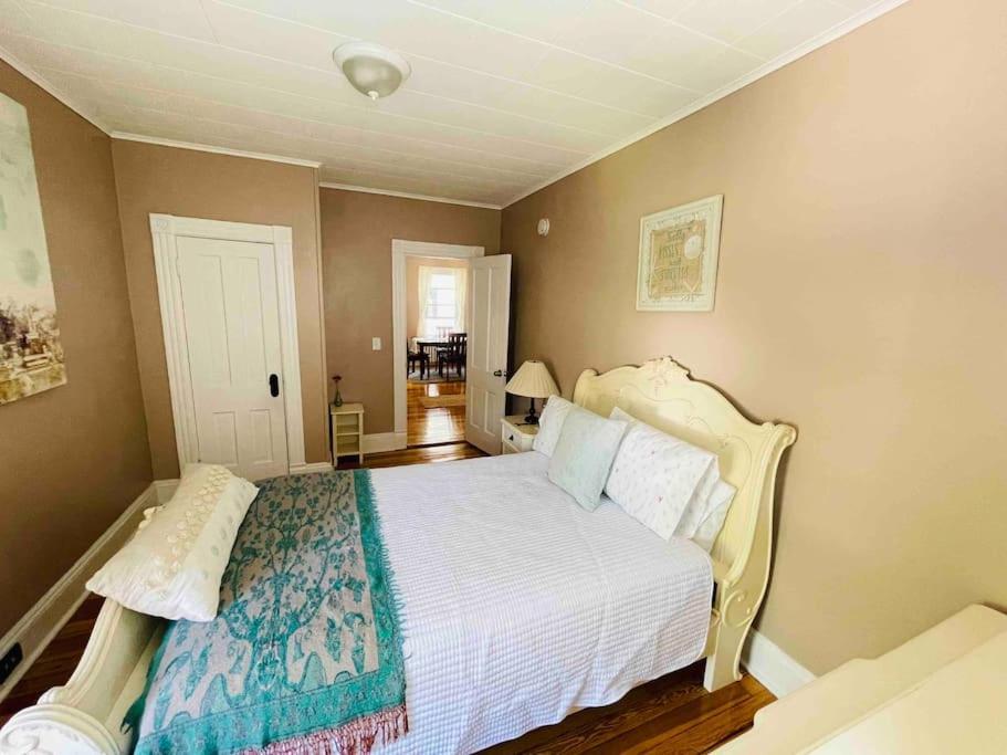 Delightful 2Br Apartment With Balcony - 15 Min From Mohegan Sun- Foxwoods Casinos & Mystic New London Εξωτερικό φωτογραφία